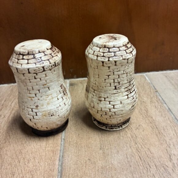 Vintage Salt and Pepper Shakers Covered bridge and Water mill - Picture 2 of 4